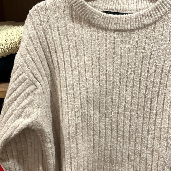 Cozy cream beige ribbed wool mohair blend sweater - Picture 2 of 2